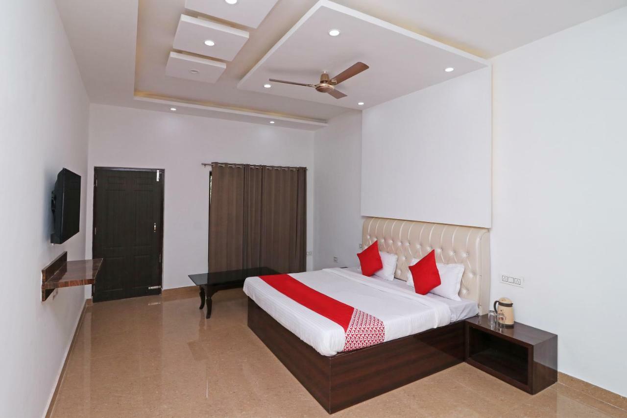 Oyo 29755 Hotel Jammu Airlines Zewnętrze zdjęcie