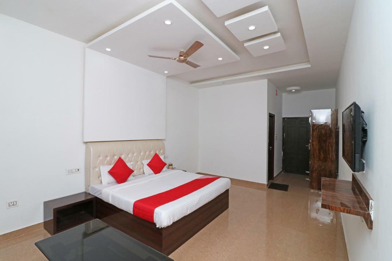 Oyo 29755 Hotel Jammu Airlines Zewnętrze zdjęcie