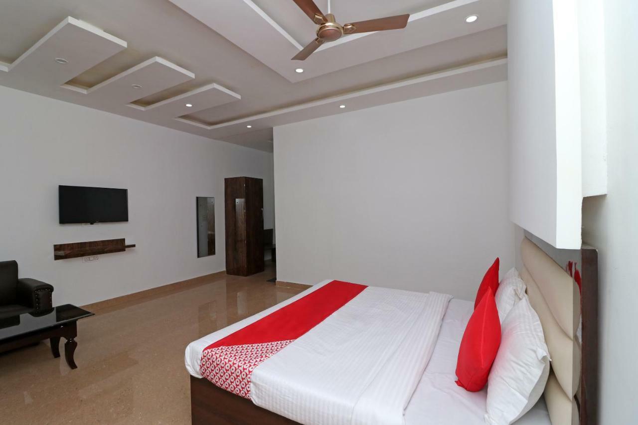 Oyo 29755 Hotel Jammu Airlines Zewnętrze zdjęcie