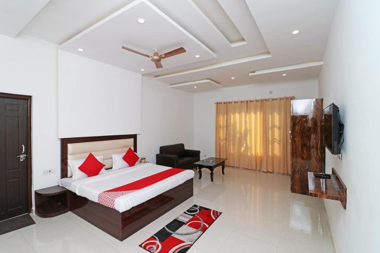 Oyo 29755 Hotel Jammu Airlines Zewnętrze zdjęcie